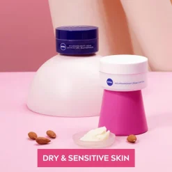 Hot NIVEA Essentials +24h Voedende Nachtcrème 50 ML