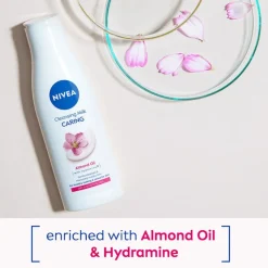 NIVEA Essentials Verzachtende Reinigingsmelk 200 ML